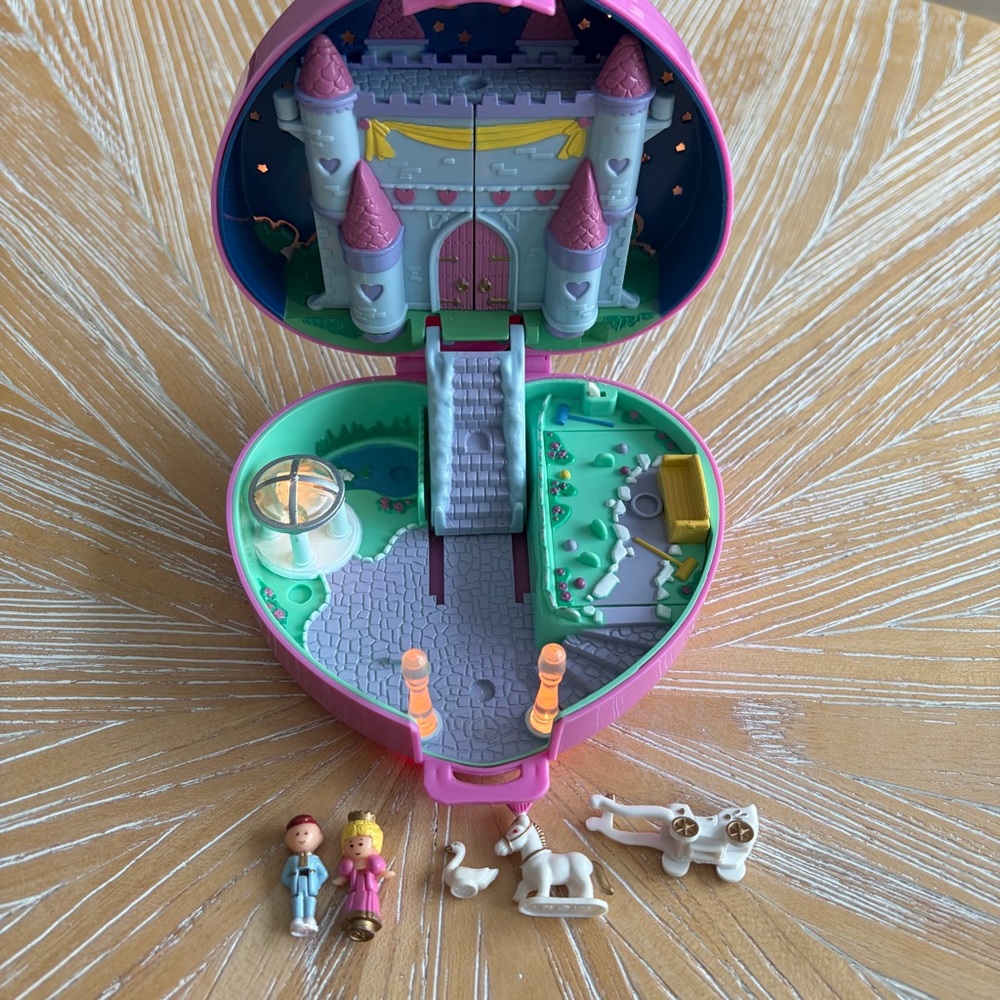 1992 COMPLETE Starlight Castle EUC Lights WORK w Swan Polly Pocket Bluebird